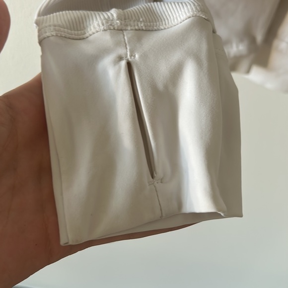 Lululemon White Nulu Hoodie size 4 great condition - Picture 6 of 6